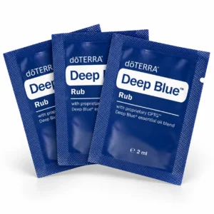Deep Blue Rub doTERRA, trzy saszetki 2 ml na białym tle