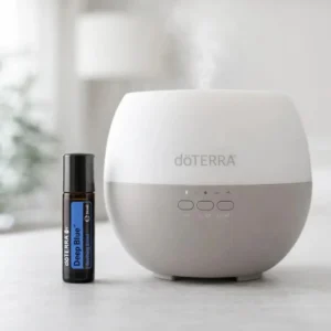 Deep Blue Roll-on doTERRA na białym blacie kuchennym