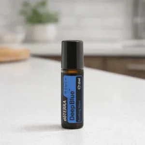 Deep Blue Touch doTERRA na białym blacie kuchennym