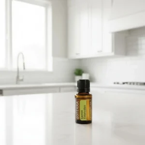 Eukaliptus Cytrynowy doTERRA na białym blacie kuchennym