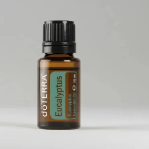 Eukaliptus doTERRA na szarym tle – ujęcie produktowe