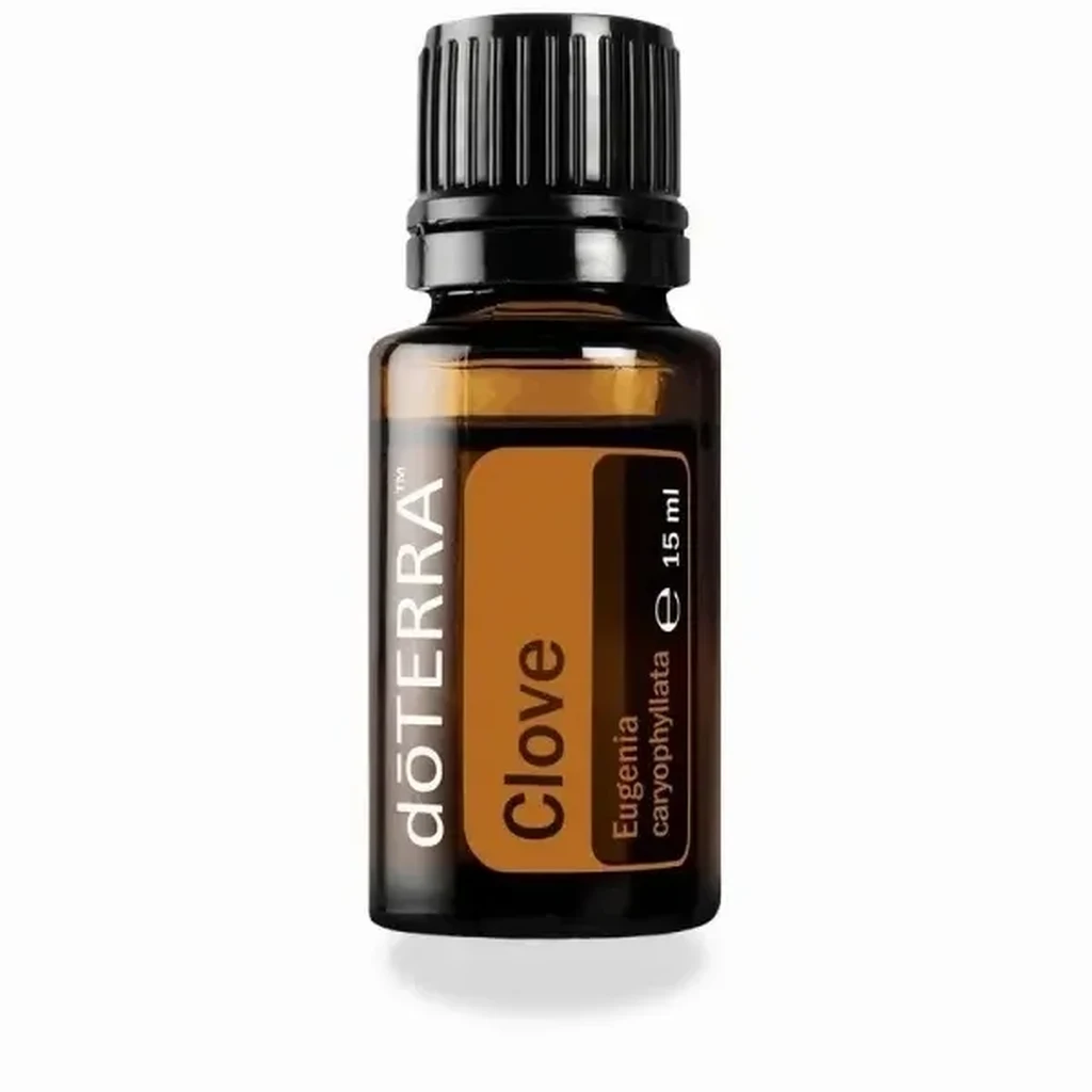 Goździk doTERRA – olejek eteryczny 15ml na białym tle