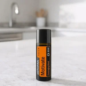 Motivate Touch doTERRA obok dyfuzora aromaterapeutycznego doTERRA