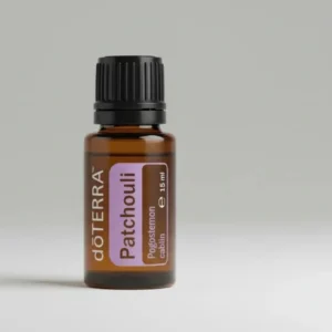 Paczula doTERRA na szarym tle – ujęcie produktowe