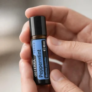 Peppermint Touch doTERRA obok dyfuzora aromaterapeutycznego doTERRA