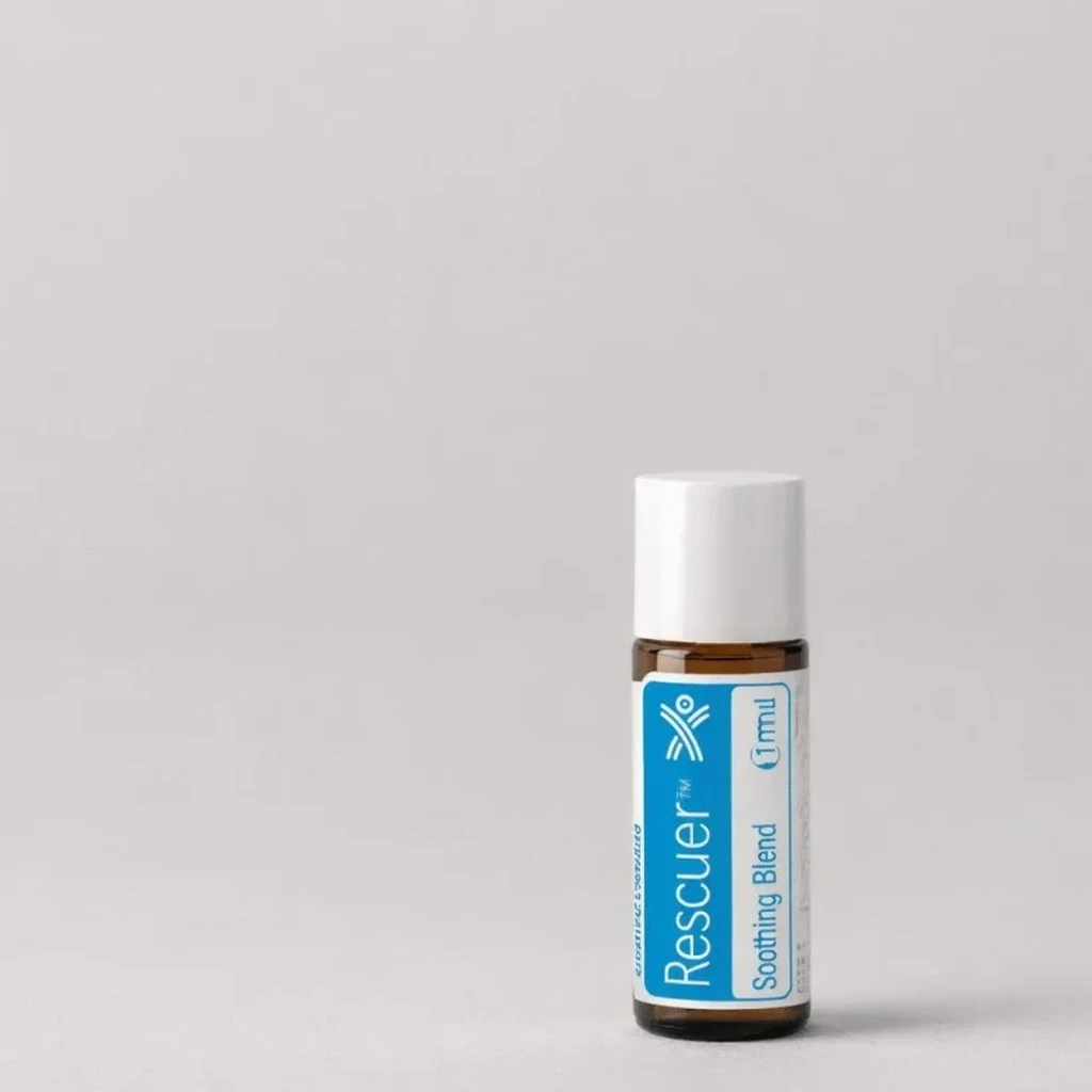 Rescuer doTERRA na szarym tle – ujęcie produktowe