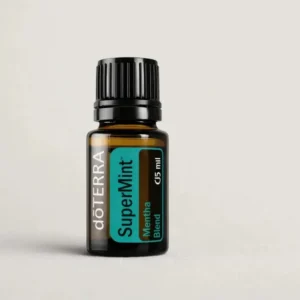 Supermint doTERRA na szarym tle – ujęcie produktowe