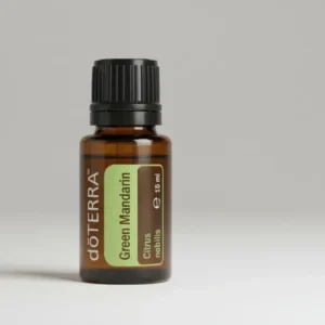 Zielona Mandarynka doTERRA na szarym tle – ujęcie produktowe